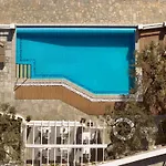 Selana Hotel 3*